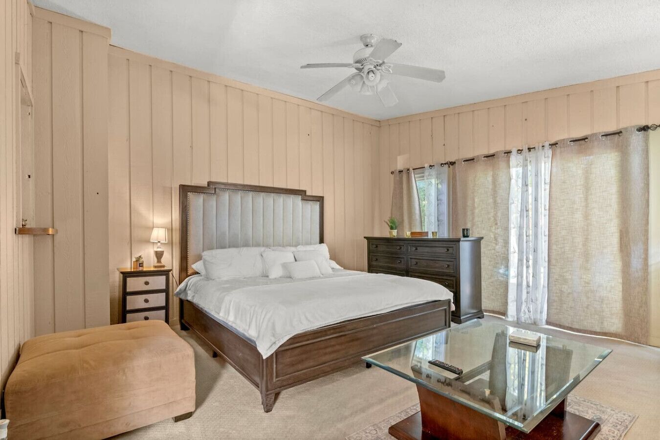 3 bedrooms, desk, iron/ironing board, travel crib