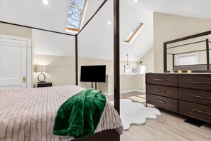 4 Schlafzimmer, Schreibtisch, Bügeleisen/Bügelbrett, Reisekinderbett