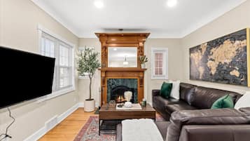 Fernseher, Kamin, Arbeitsbereiche