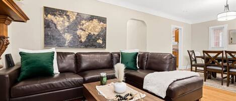 TV, peis og kontorer