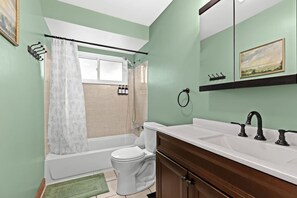 Hair dryer - Big Fenced Backyard Sleeps 8 Plus (Dearborn Heights)