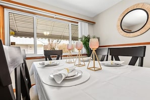 Dining - Near Greenfield Village Downtown Dearborn-Oakwood (Dearborn)