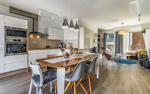 Fridge, microwave, oven, dishwasher