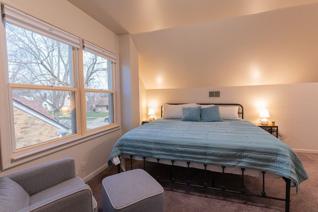 4 bedrooms, desk, iron/ironing board, free WiFi