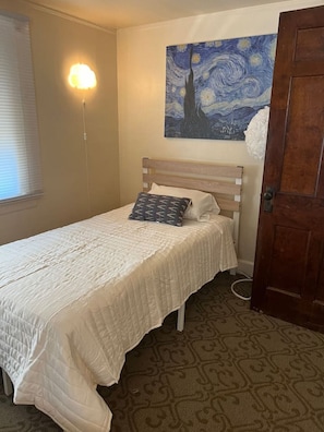 2 bedrooms, desk, iron/ironing board, free WiFi