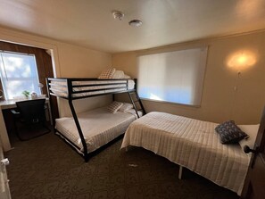 2 soveværelser, skrivebord, strygejern/strygebræt, gratis Wi-Fi