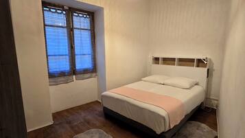 2 bedrooms, iron/ironing board, travel crib, free WiFi