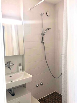 Studio – signature | Bad