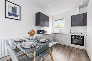 Private kitchen - The Hyde - Apt 4 (London)