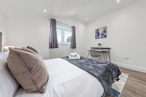 Apartment, 2 Double Beds, Patio, City View (The Hyde - Apt 4) | 2 bedrooms, individually decorated, individually furnished - The Hyde - Apt 4 (London)