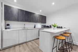 Apartment, Multiple Beds, Patio, City View (The Hyde - Apt 5) | Private kitchen | Fridge, microwave, oven, stovetop - The Hyde - Apt 5 (London)