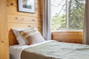1 soverom, strykejern/-brett, wi-fi og sengetøy