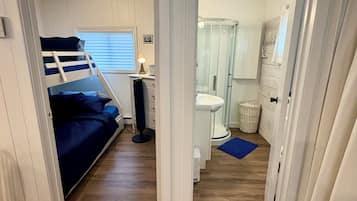 2 makuuhuonetta, ilmainen Wi-Fi, vuodevaatteet