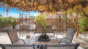 Outdoor dining - 4BR-Retro Game Room-Theater-Pool & Spa (Indio)
