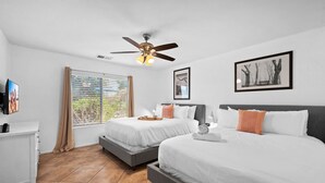 Living area - 4BR-Retro Game Room-Theater-Pool & Spa (Indio)