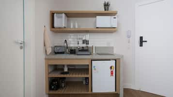 Huoneisto | Yksityinen keittiö | Minijääkaappi, mikroaaltouuni, liesi, tehosekoitin