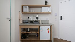 Huoneisto | Yksityinen keittiö | Minijääkaappi, mikroaaltouuni, liesi, tehosekoitin