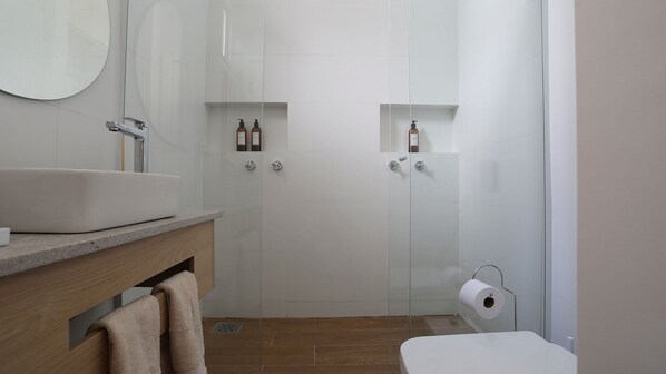 Apartment | Bathroom | Shower