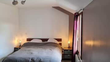 3 slaapkamers, een strijkplank/strijkijzer, wifi, beddengoed