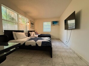 1 bedroom, desk, WiFi, bed sheets