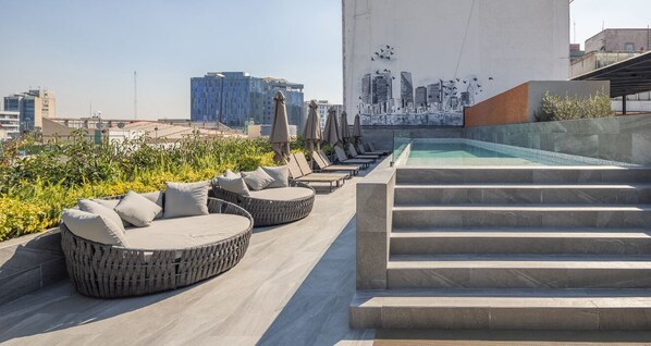 A heated pool - Upscale Apartment In La Condesa (Ciudad de México)