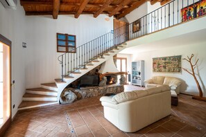 TV - Villa Calyra - contryside and private pool (Olbia)