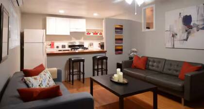 Midtown Gem! Sleeps 3 Near Richmond and Montrose