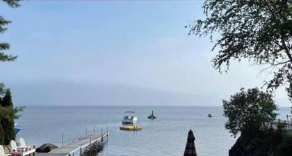 The Flying Mermaid - A cute and cozy lake view cottage just steps to Sebago Lake