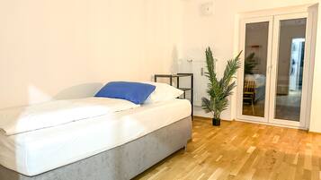 2 bedrooms, desk, iron/ironing board, travel cot