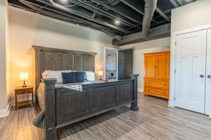 5 bedrooms, iron/ironing board, free WiFi, bed sheets - Hillside View on Tanglewood (Trenton)