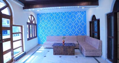 Hotel Poorvi Inn with WiFi, AC near Jain Temples, Khajuraho