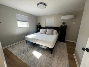 4 chambres, fer et planche à repasser, lit de bébé portatif, Wi-Fi