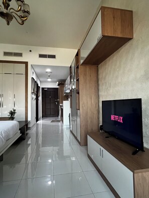 1 soverom, skrivebord, strykejern/-brett og wi-fi