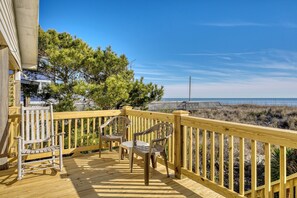 Property grounds - Ocean Front Family Beach House on West End Holden Beach 4BR/3BA (Holden Beach)