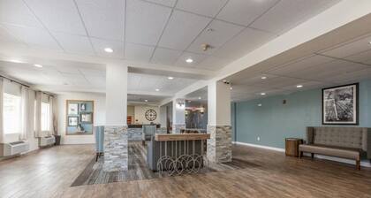 Modern Studio Escape at Oak Ridge in Branson