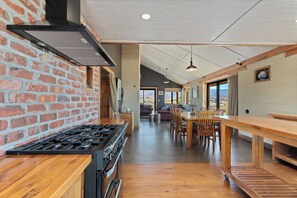 Interior - A Place in Thyme - Alexandra Holiday Home (Alexandra)