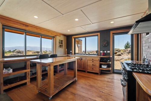 A Place in Thyme - Alexandra Holiday Home