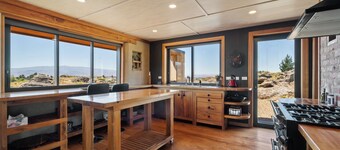 A Place in Thyme - Alexandra Holiday Home