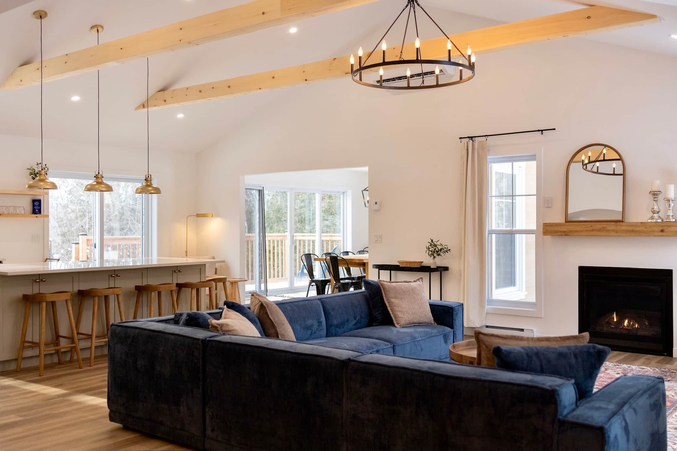 تلفزيون، مدفأة، كرة قدم الطاولة