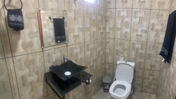 Dusche, Handtücher, Seife, Toilettenpapier