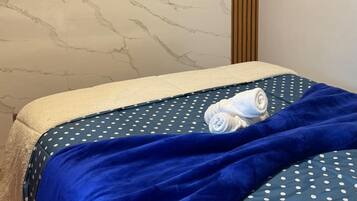 Comfort Triple Room, Non Smoking, Private Bathroom | Desk, free WiFi