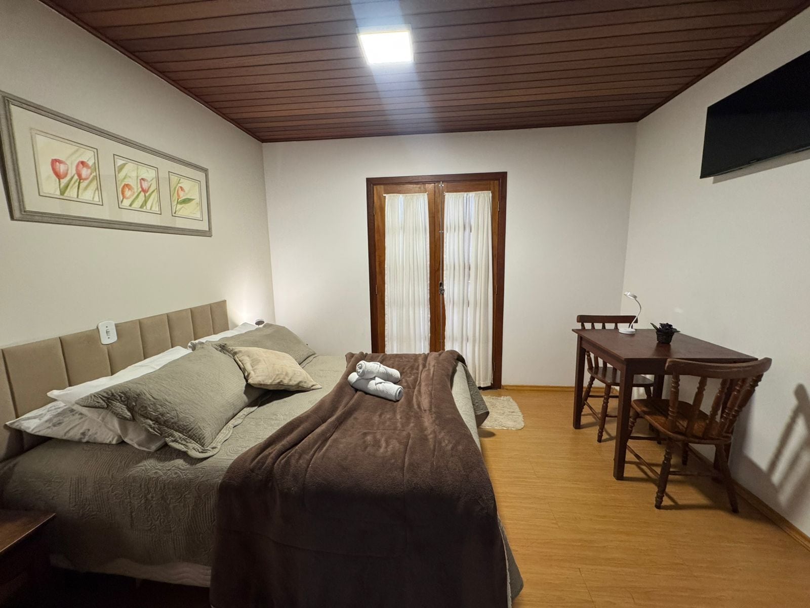 Deluxe Suite, Mountain View | Bathroom | Shower, towels, soap, shampoo