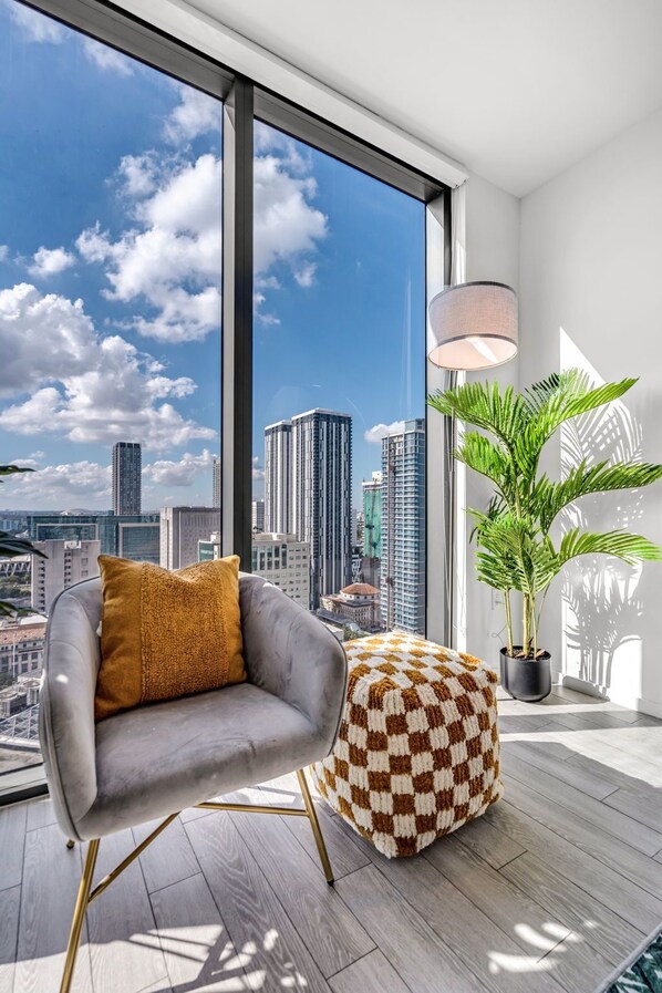 Interior - Experience Miami: Modern 2 Bed Near Biscayne Blvd (Miami)