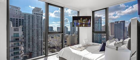 2 bedrooms, desk, iron/ironing board, travel cot