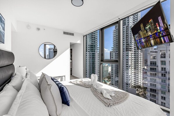 2 bedrooms, desk, iron/ironing board, travel cot