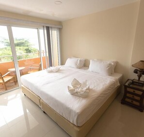 Deluxe Double Room, Balcony, Ocean View | Free WiFi, bed sheets - Infinity Sky 2.0 Jomtien Beach (Pattaya)