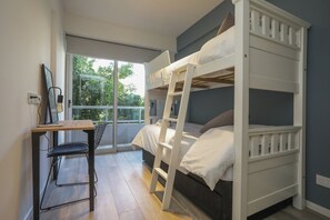 2 chambres, fer et planche à repasser, Wi-Fi, draps fournis