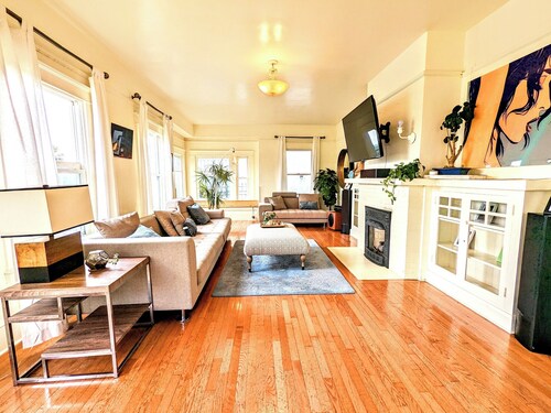 Family Friendly Craftsman House on the Park - Close to Zoo and Golf Course