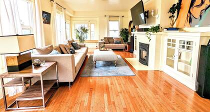 Family Friendly Craftsman House on the Park - Close to Zoo and Golf Course