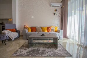 Fireplace - *Free Spa* Modern Dream Getaway! Sea View 1BR + p.

 (Becici)